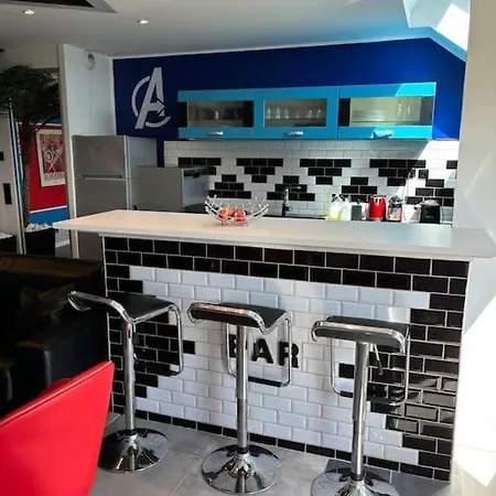 Apartament Avengers, 5 Min Des Parcs
